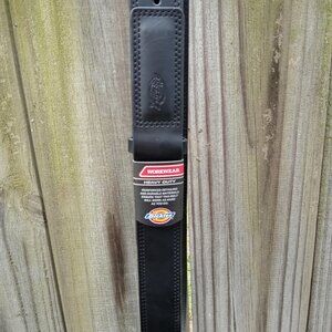 Dickies Black Leather Belt. 3X, 50" - 52". Scratch-less Trucker's buckle.